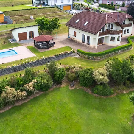Luxury 10-bed With View Pool Playground *
